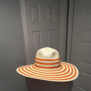 NWT Forever 21 Sun Beach Hat